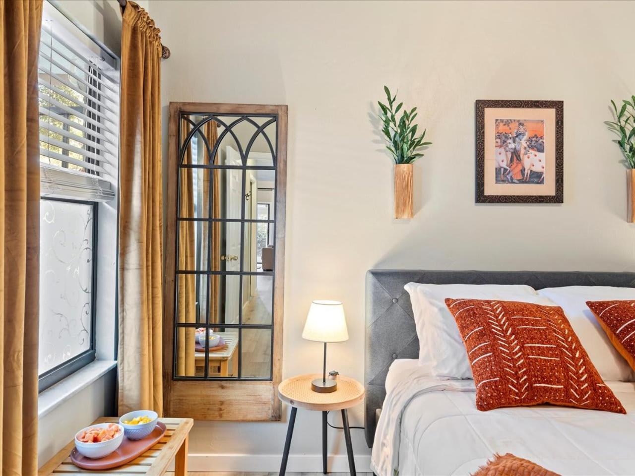 Artist'S Tower Townhome Just Renovated W Loft Gainesville Zewnętrze zdjęcie