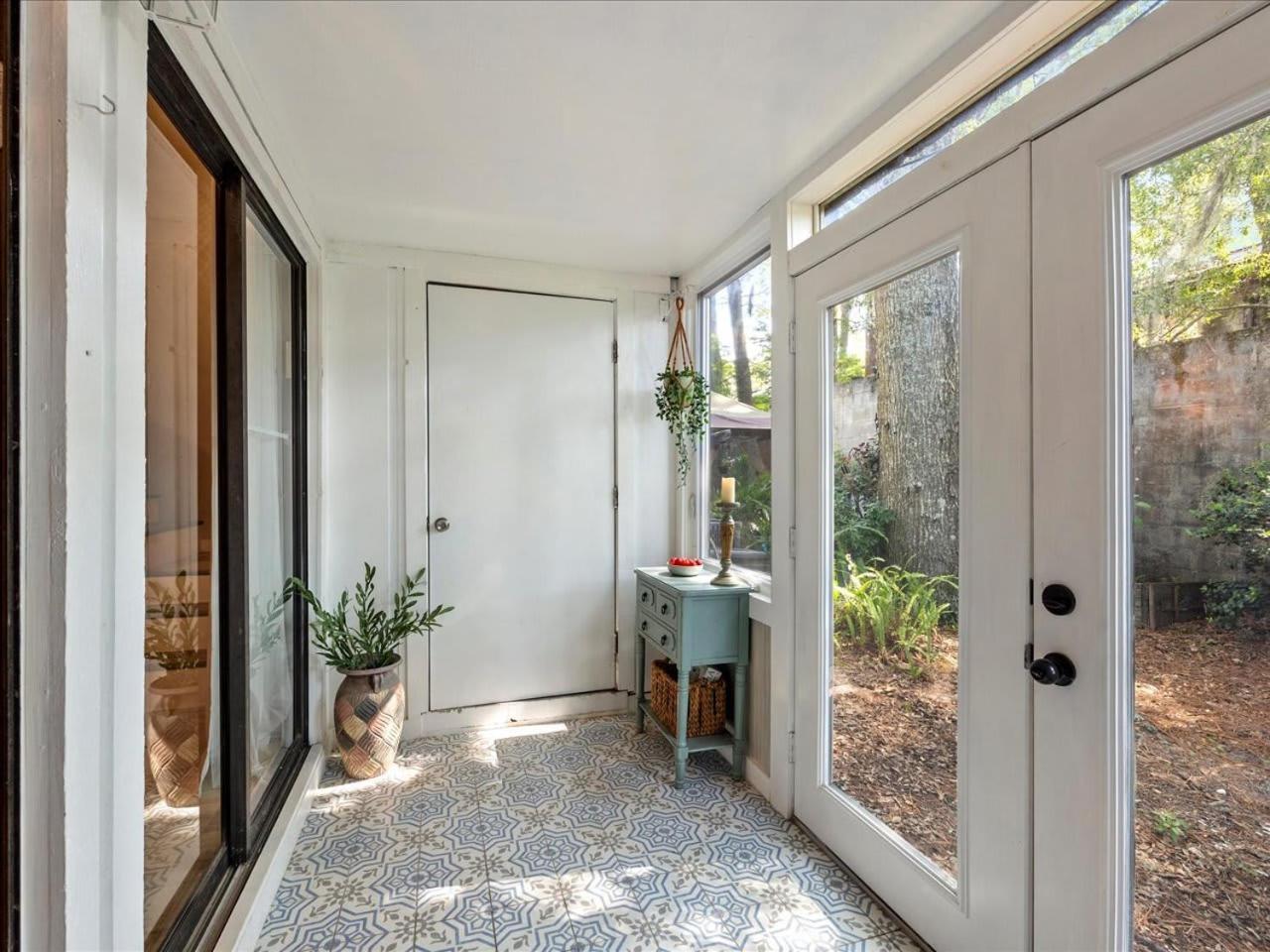 Artist'S Tower Townhome Just Renovated W Loft Gainesville Zewnętrze zdjęcie