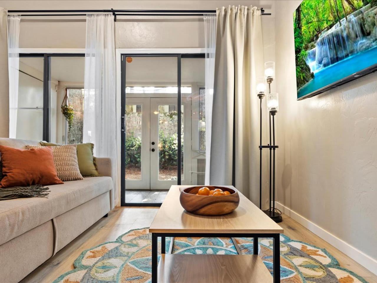 Artist'S Tower Townhome Just Renovated W Loft Gainesville Zewnętrze zdjęcie