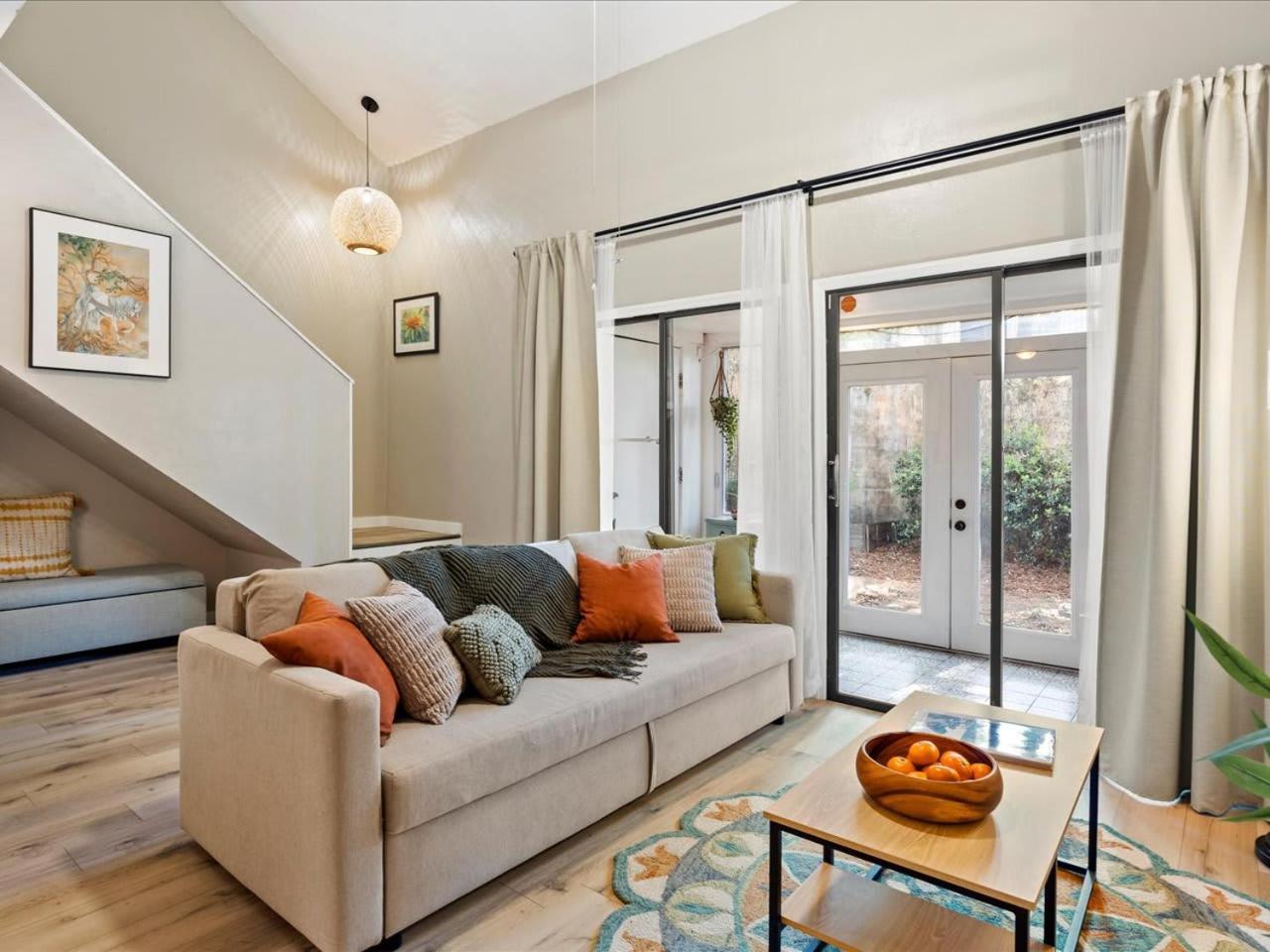 Artist'S Tower Townhome Just Renovated W Loft Gainesville Zewnętrze zdjęcie