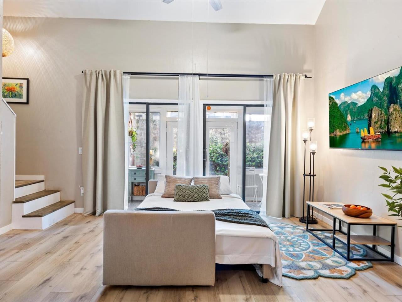 Artist'S Tower Townhome Just Renovated W Loft Gainesville Zewnętrze zdjęcie